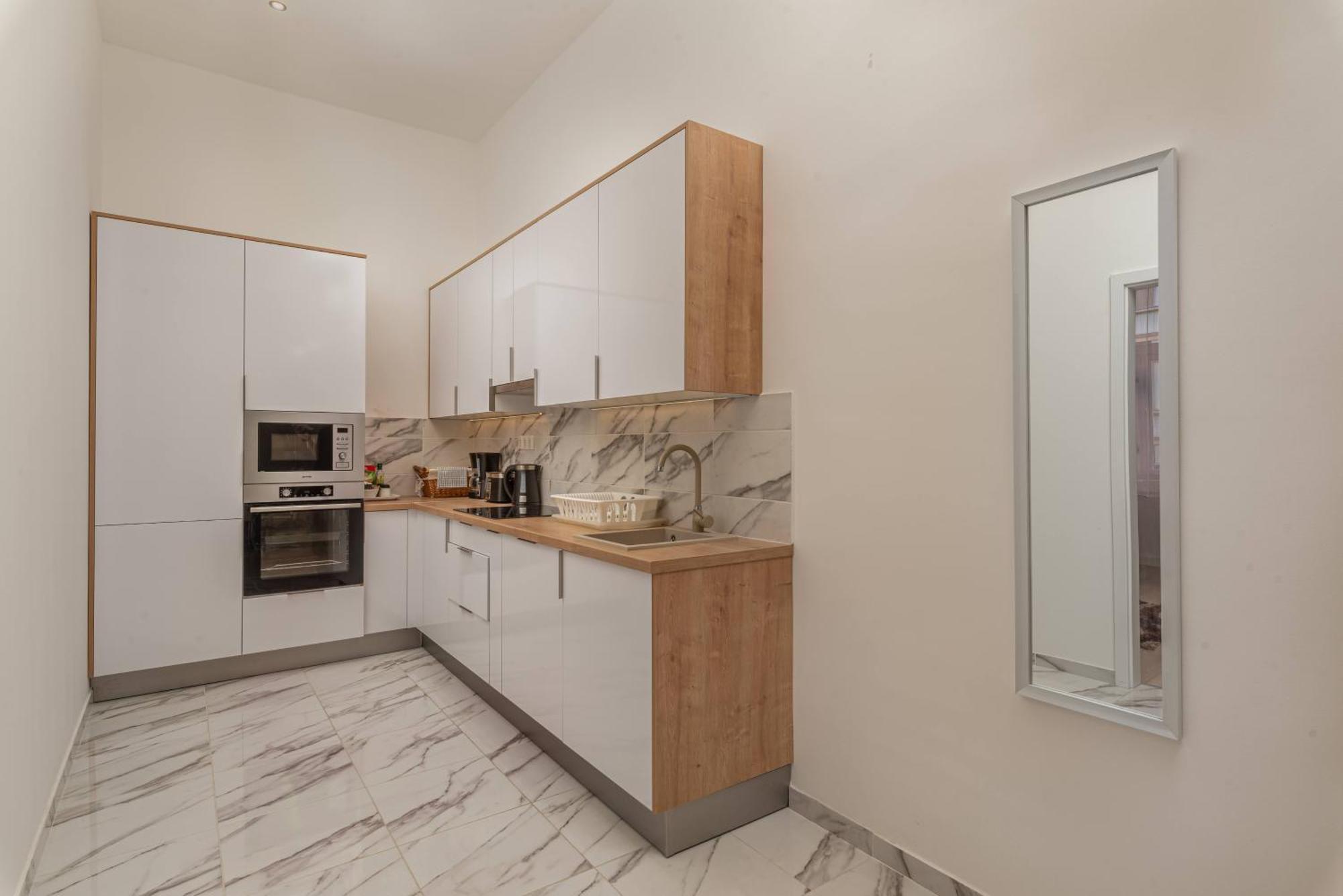 Apartment With 2 Bedrooms Near Gellert Thermal Bath บูดาเปสต์ ภายนอก รูปภาพ