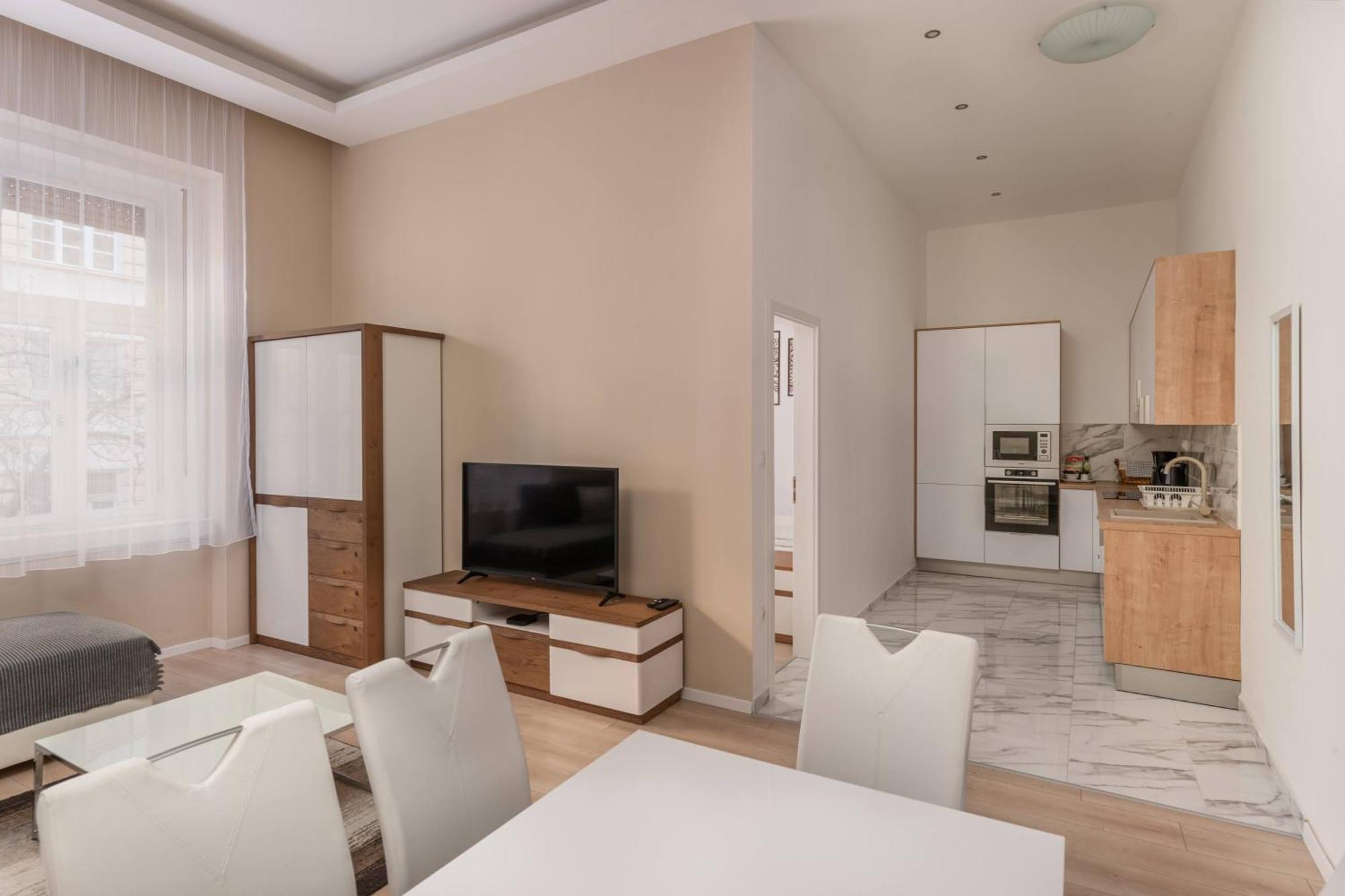 Apartment With 2 Bedrooms Near Gellert Thermal Bath บูดาเปสต์ ภายนอก รูปภาพ