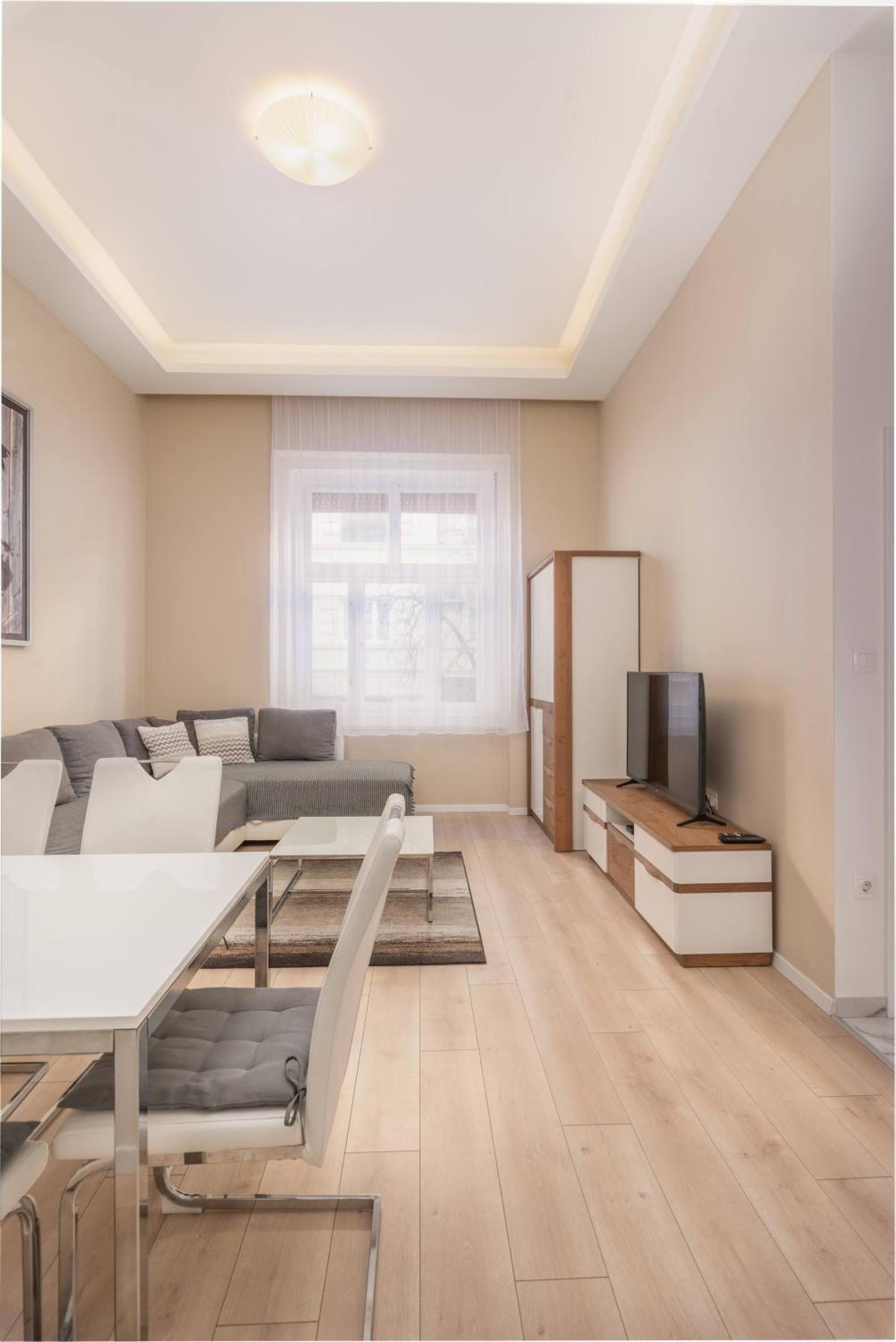 Apartment With 2 Bedrooms Near Gellert Thermal Bath บูดาเปสต์ ภายนอก รูปภาพ